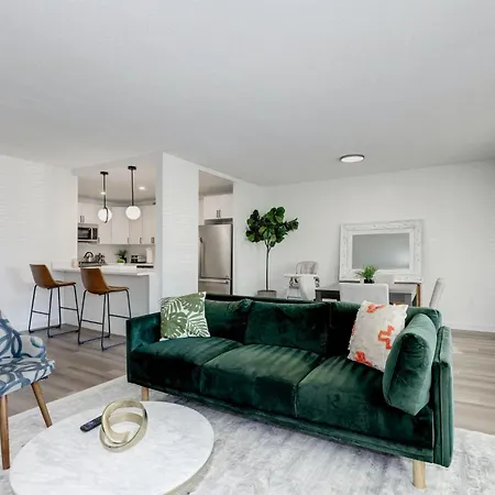 Arlington 2Br: Modern Comfort Meets City Life